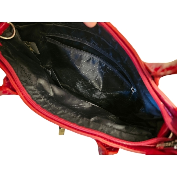 IN'S red and white striped bag with buttons and faux reptile. - Picture 7 of 8